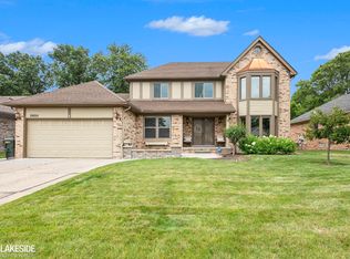 39251 Lorien Dr, Sterling Heights, MI 48313