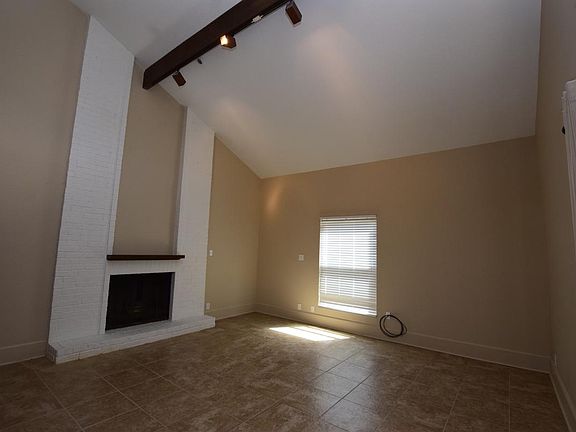 4th image of 2314 Lake St