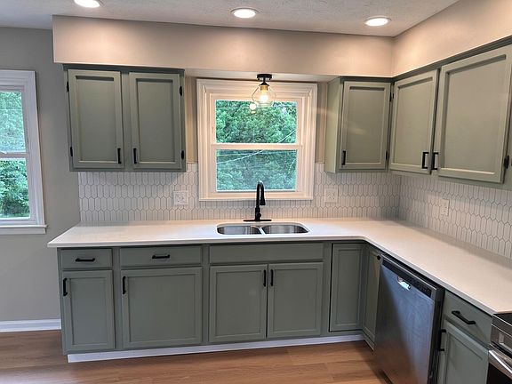 4th image of 1304 Canonero Dr