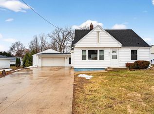 117 Cherry St, Hortonville, WI 54944
