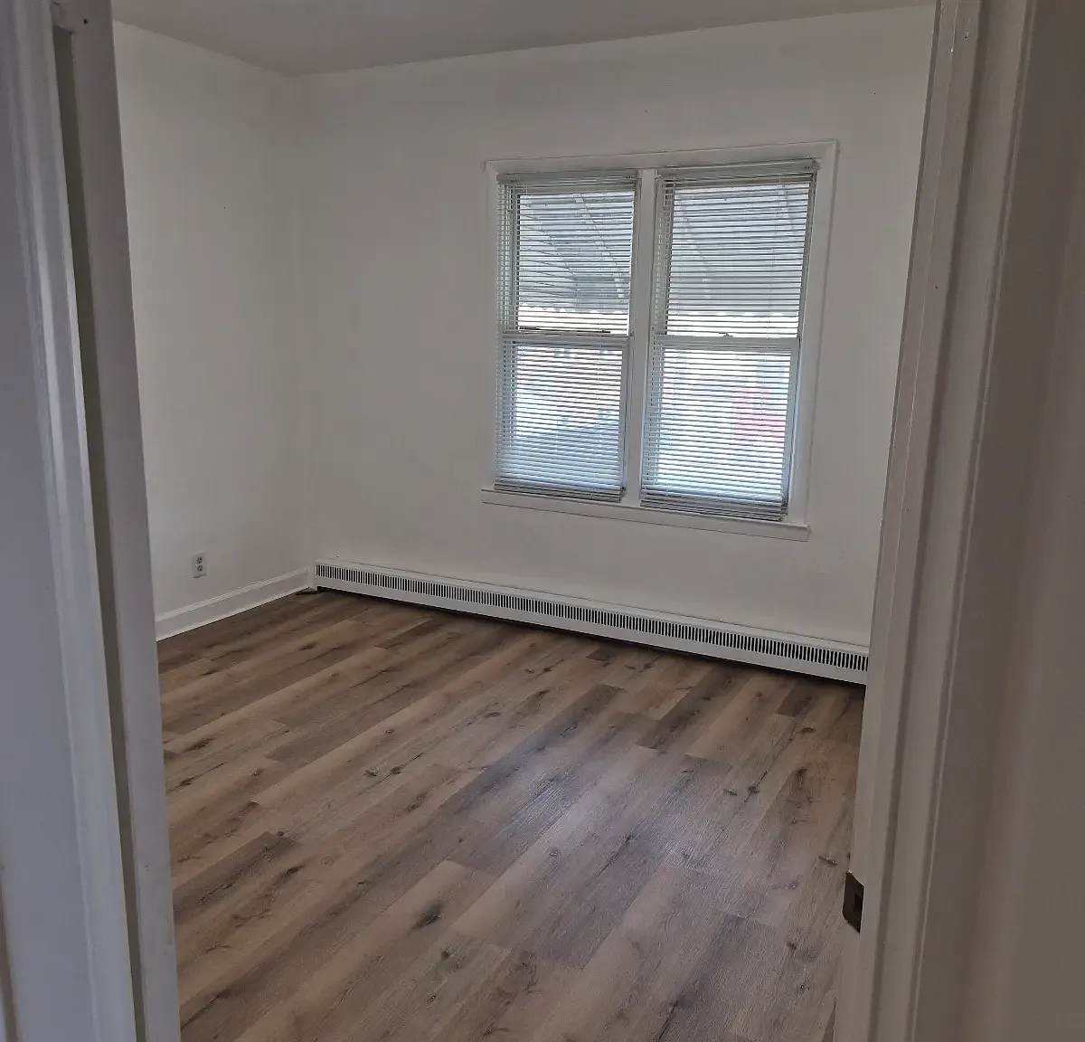 3 bed, $2,000 — Photo 1
