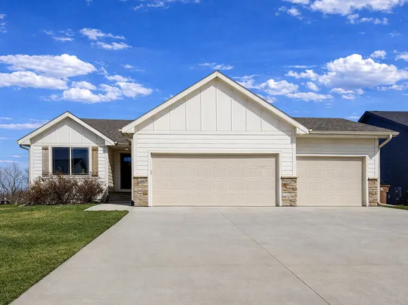 605 E Vista Lake Ave, Polk City, IA 50226