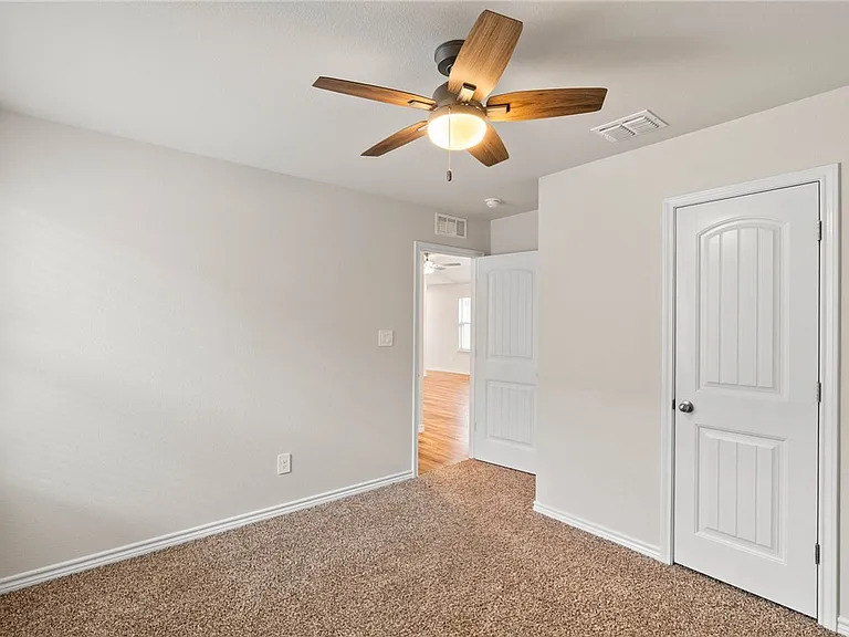 7621 Cowboy Trail Ln — Photo 15