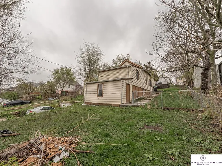 1912 S 12th St — Photo 13