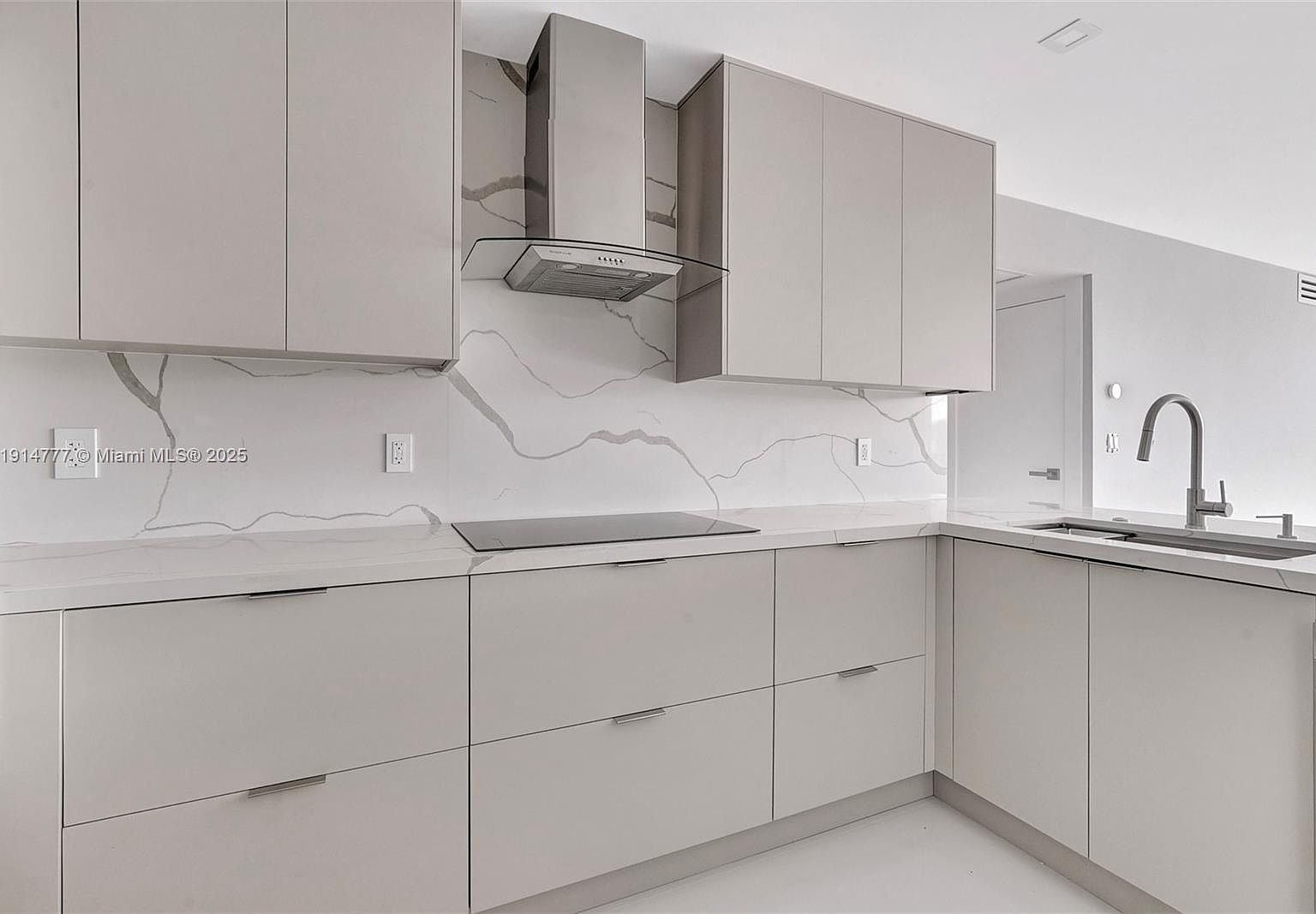 20379 W Country Club Dr APT 1233