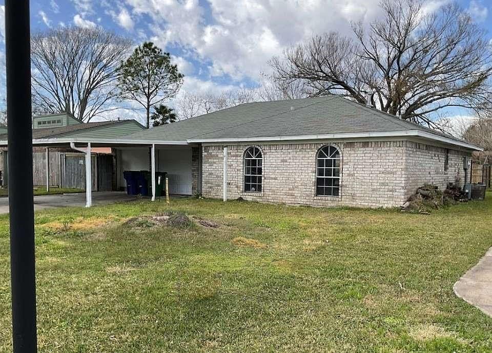 1st image of 117 Bastrop St