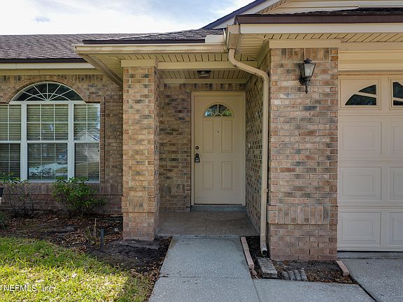 4th image of 2044 HOVINGTON Circle W