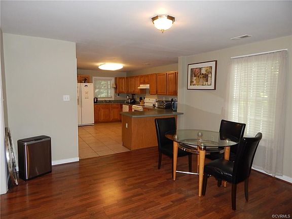 3rd image of 114 E 18th St