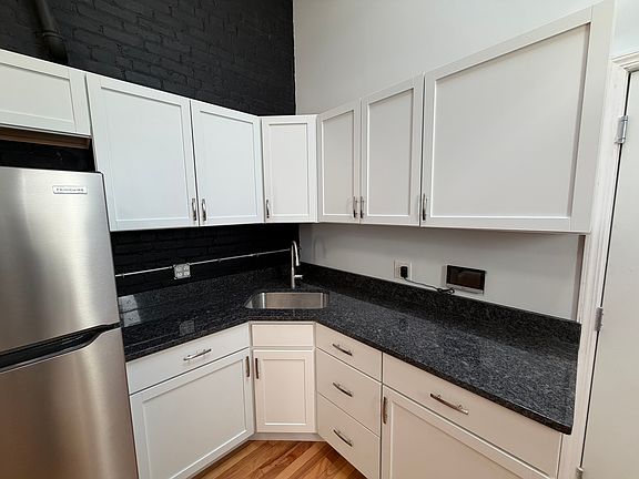 4th image of 118 Bleecker St #4