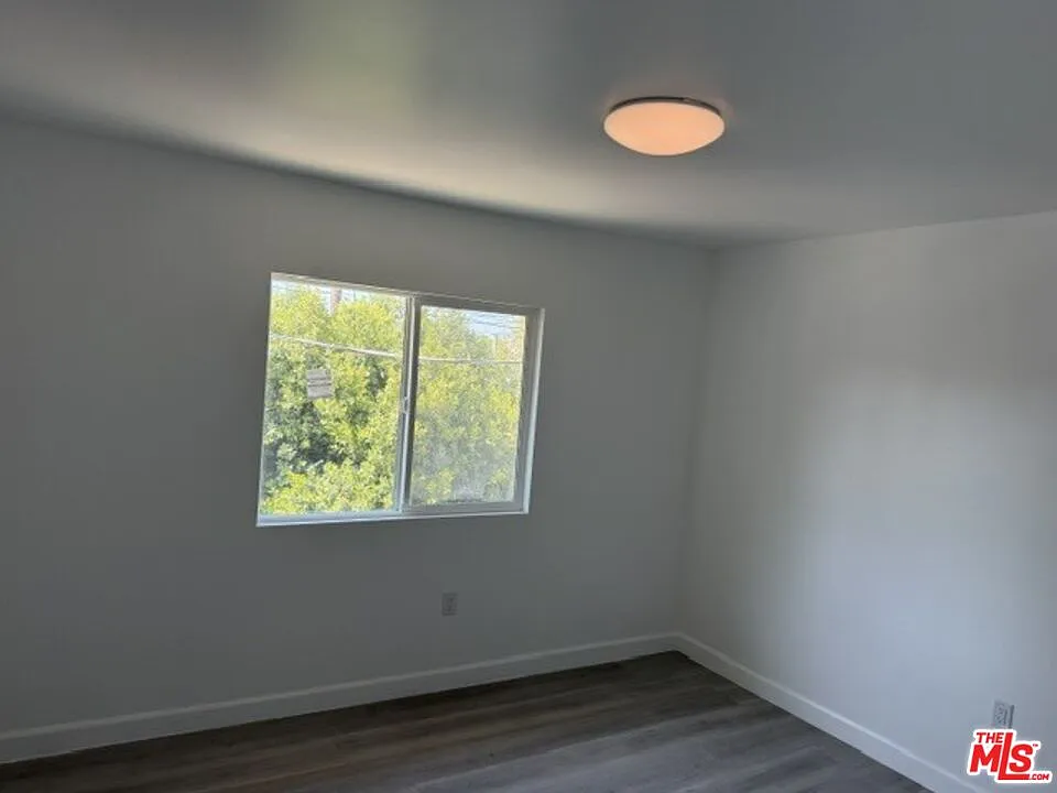 2 bed, 1.0 bath, 800 sqft, $2,295 — Photo 2