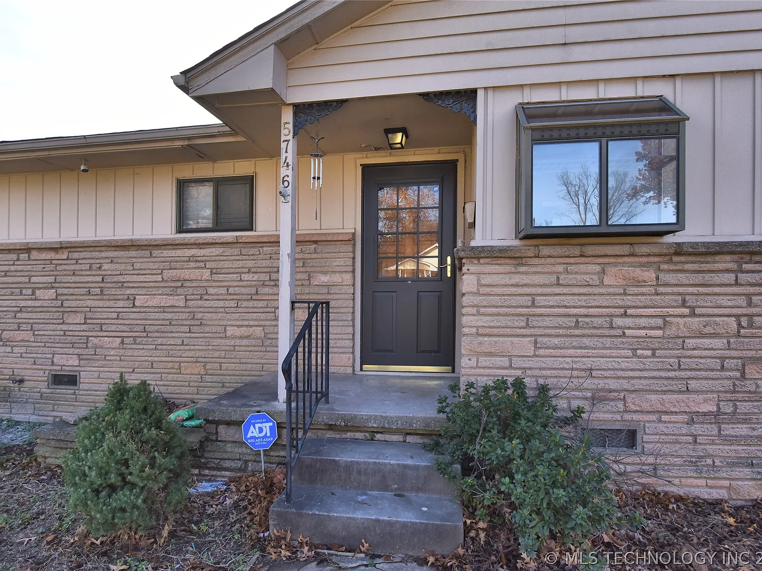 4 bed, 1.0 bath, 984 sqft, $1,500 — Photo 2