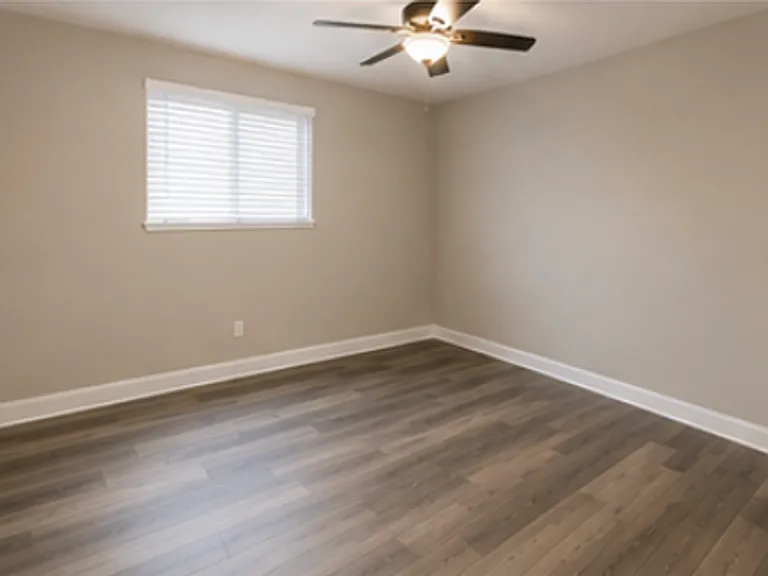 1115 Maxwell St — Photo 4