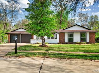 117 Old Oaks Dr, Ballwin, MO