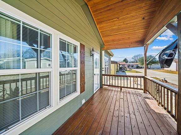 2nd image of 302 River Oak Dr