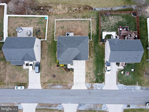 2nd image of 89 Betts Way