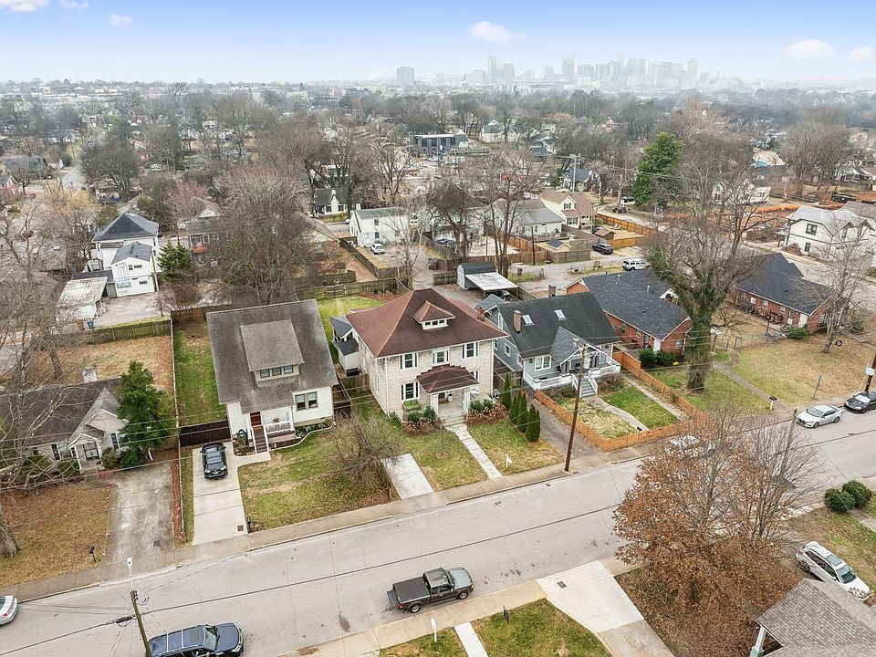 2nd image of 946 Seymour Ave