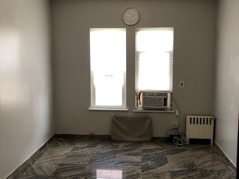 2nd image of 138 Bay 32nd St #1