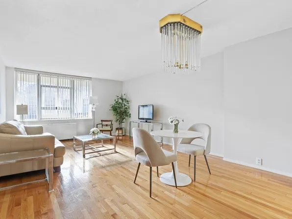 280 Boylston St APT 109, Newton, MA 02467