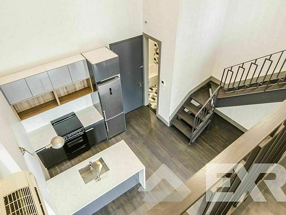 4th image of 523 Willoughby Ave APT 6