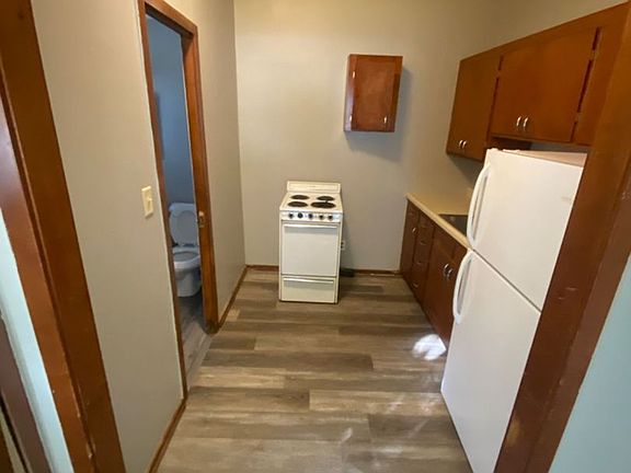 3rd image of 622 Delafield St #5