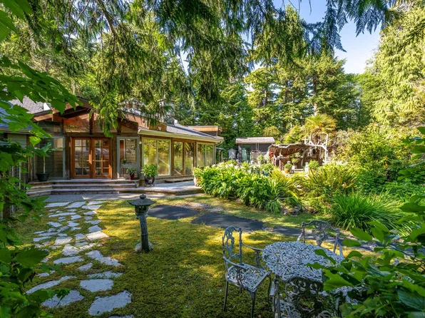 1364 Chesterman Beach Rd, Tofino, BC V0R 2Z0