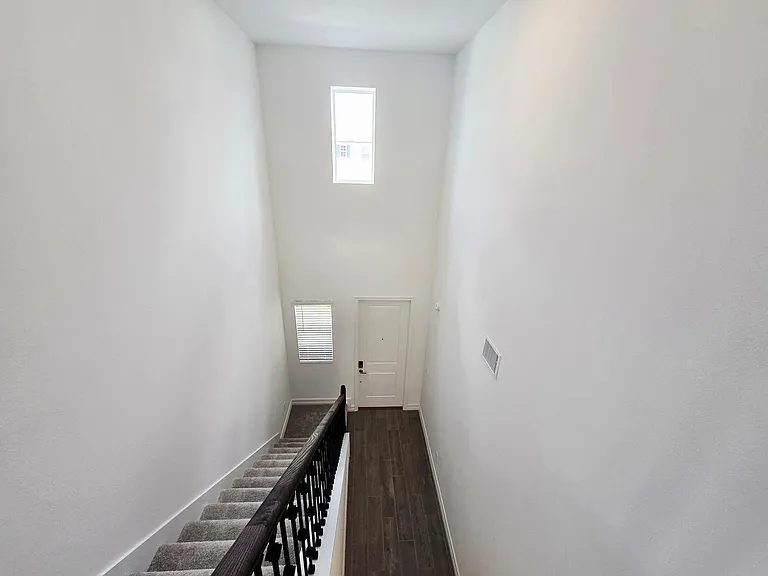 11757 71st Ave E — Photo 28
