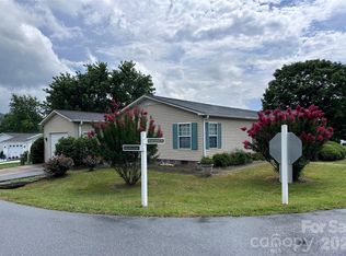 308 Riverwind Dr, Hendersonville, NC 28739