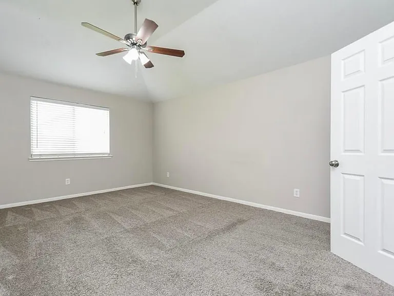 2519 Fox River Ln — Photo 20