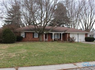 104 Orchard View Dr, Swanton, OH 43558