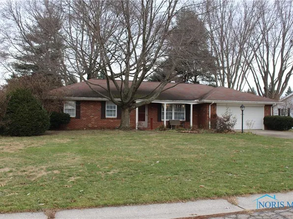 104 Orchard View Dr, Swanton, OH 43558