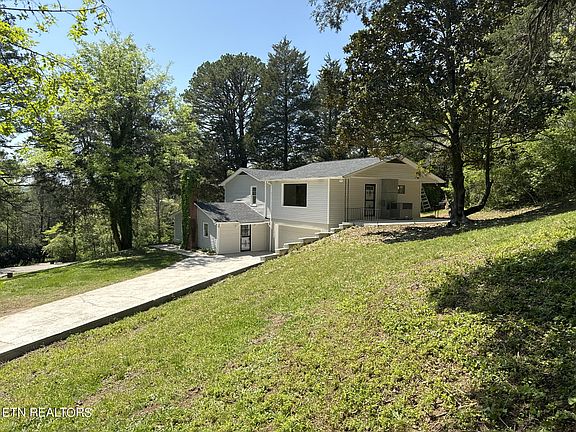 4th image of 716 Lakeview Dr