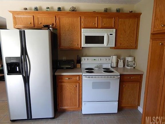 3rd image of 4037 24th Street Pl NE
