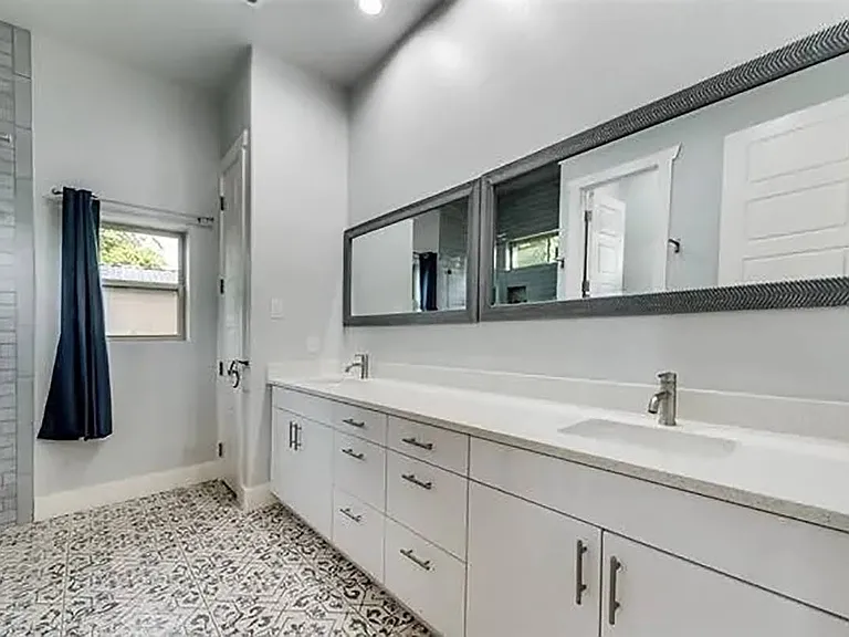 1823 Newport Ave — Photo 14