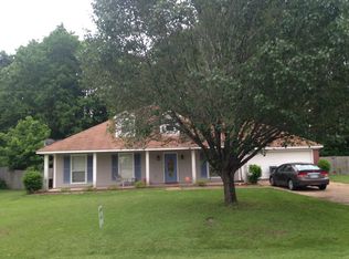 385 Siwell Meadows Dr, Byram, MS 39272