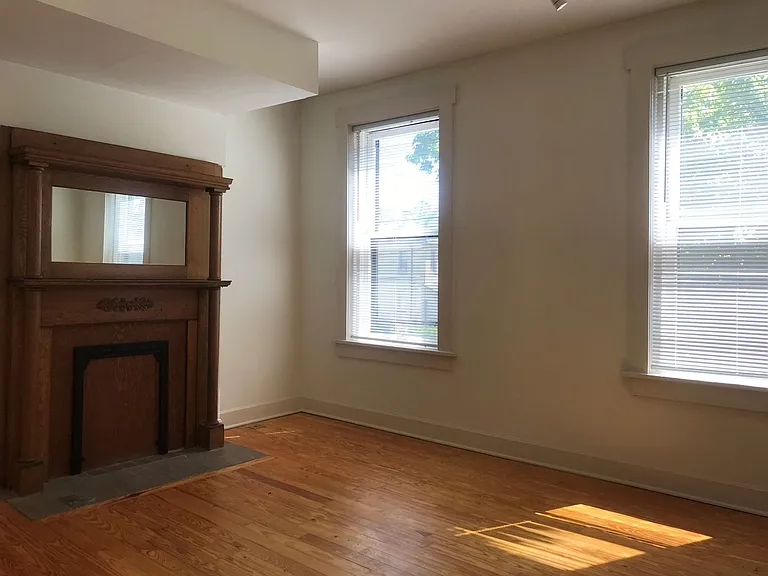 692 N High St — Photo 4