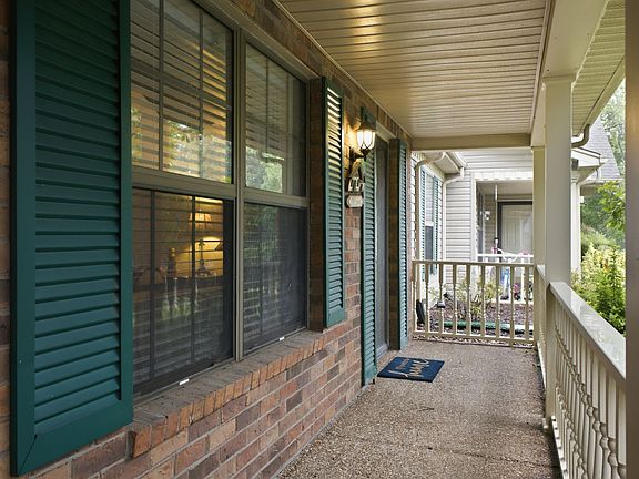 3rd image of 525 Upsall Dr