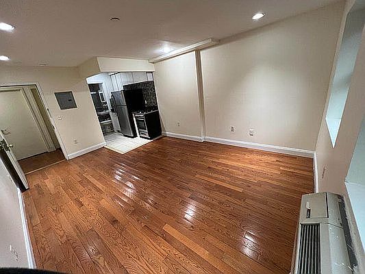 4th image of 258 W 135th St APT 1