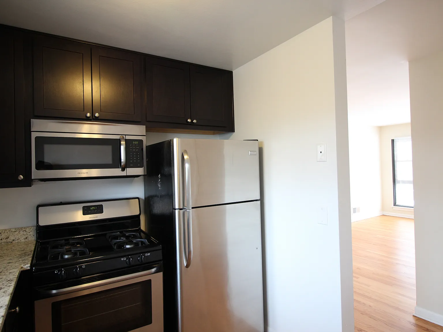 2 bed, $2,200 — Photo 4