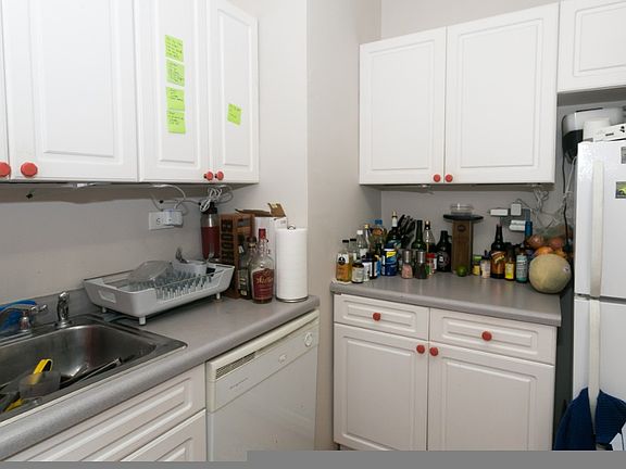 4th image of 3508 W Grace St #2