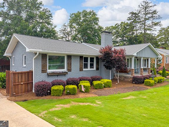 2nd image of 809 Sherwood Dr