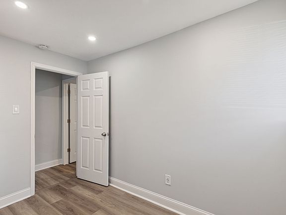 5th image of 2001 Dorrance St #1
