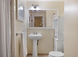 2012 NW 58th St APT 5, Seattle, WA 98107