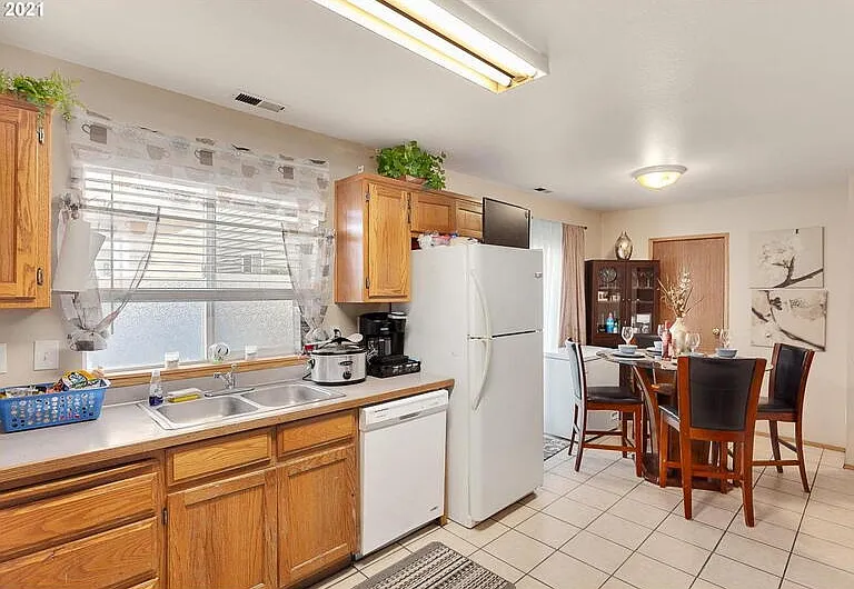 7406 SE Henderson St #C — Photo 3
