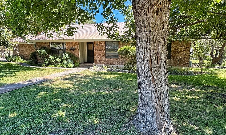 1st image of 134 Forest Cir