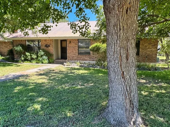 134 Forest Cir, Kerrville, TX 78028