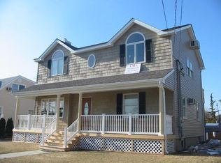 14 Ocean Ave, Bellmore, NY 11710