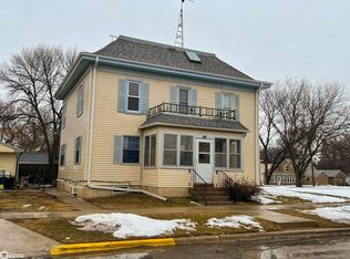 214 2nd St NW, Hampton, IA 50441