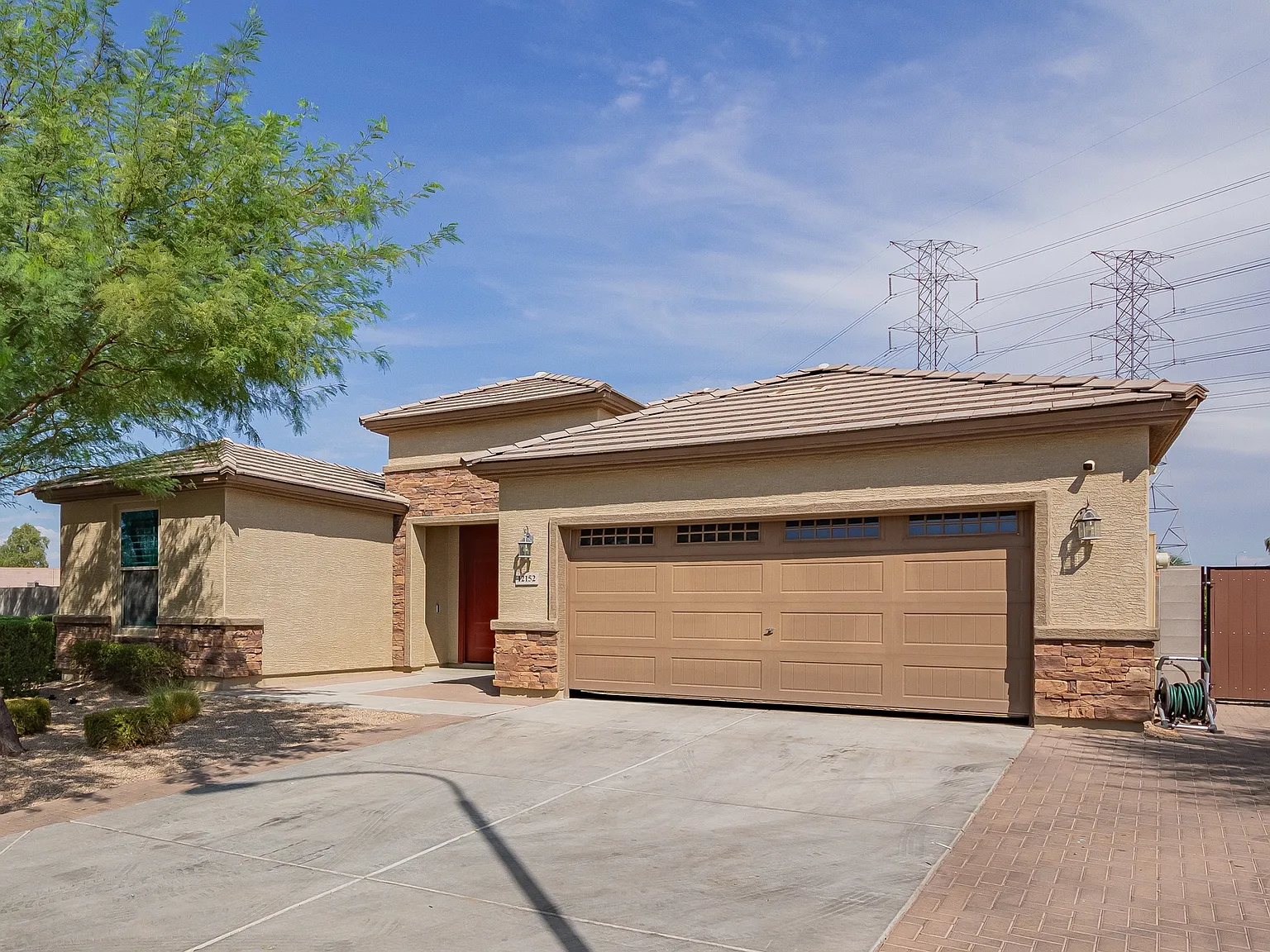 12152 W Winslow Ave — Photo 2