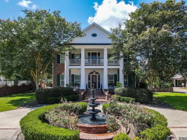 1301 Charlestown Ln, Lake Charles, LA 70605