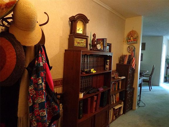 3rd image of 100 Harbor Dr Unit 103